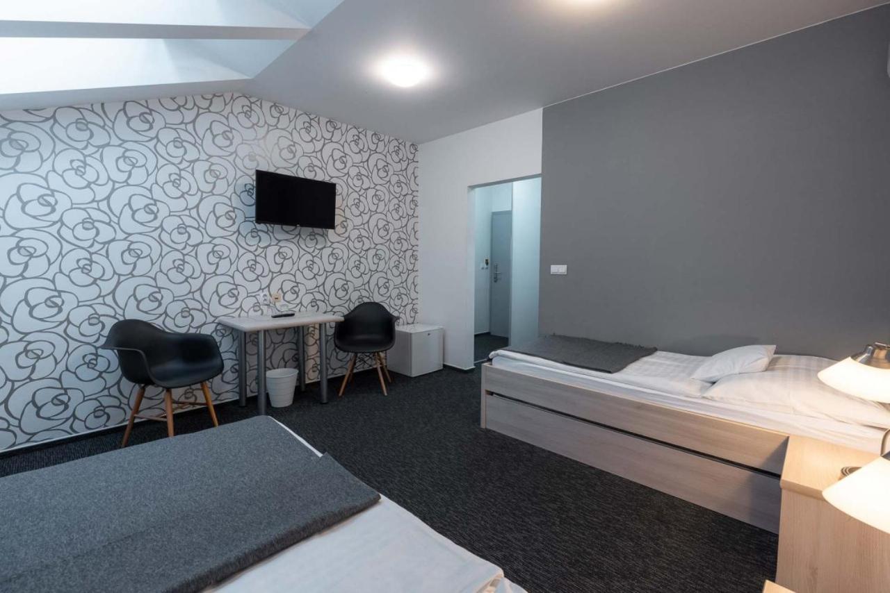 Hotel Lion Modřice Zewnętrze zdjęcie