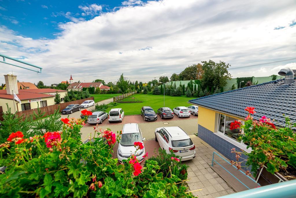 Hotel Lion Modřice Zewnętrze zdjęcie